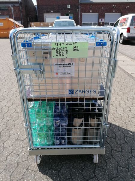 Datei:Gitterrollwagen Versorgung 1.jpg